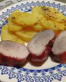 Pecetito de cerdo muy jugoso con papas picantes y salsa agridulce