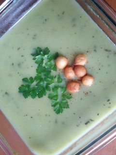 Brokkoli krémleves recept fotója