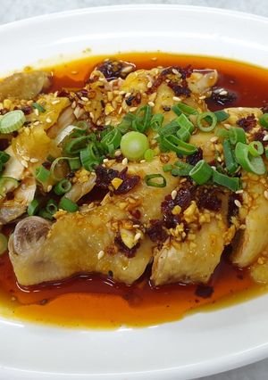 A picture of Mouthwatering Chicken 口水鸡.
