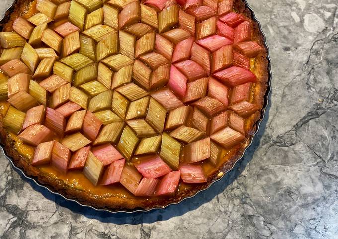 Geometric rhubarb tart with vanilla custard and shortbread crust