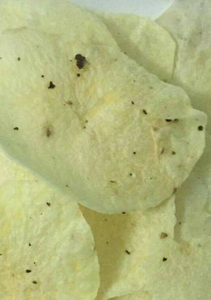 Hình của món Khoai tây chiên muối và giấm (crispy salt and vinegar potato).