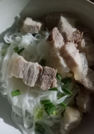 Hình của món Bún thịt luộc (bữa sáng).
