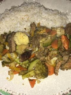 Una foto de Carne a la olla con mix de verduras
