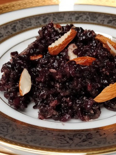 கருப்பு கவுணி அரிசி ட்ரீட்(karuppu kavuni arisi treat recipe in tamil) செய்முறை முக்கிய புகைப்படம்