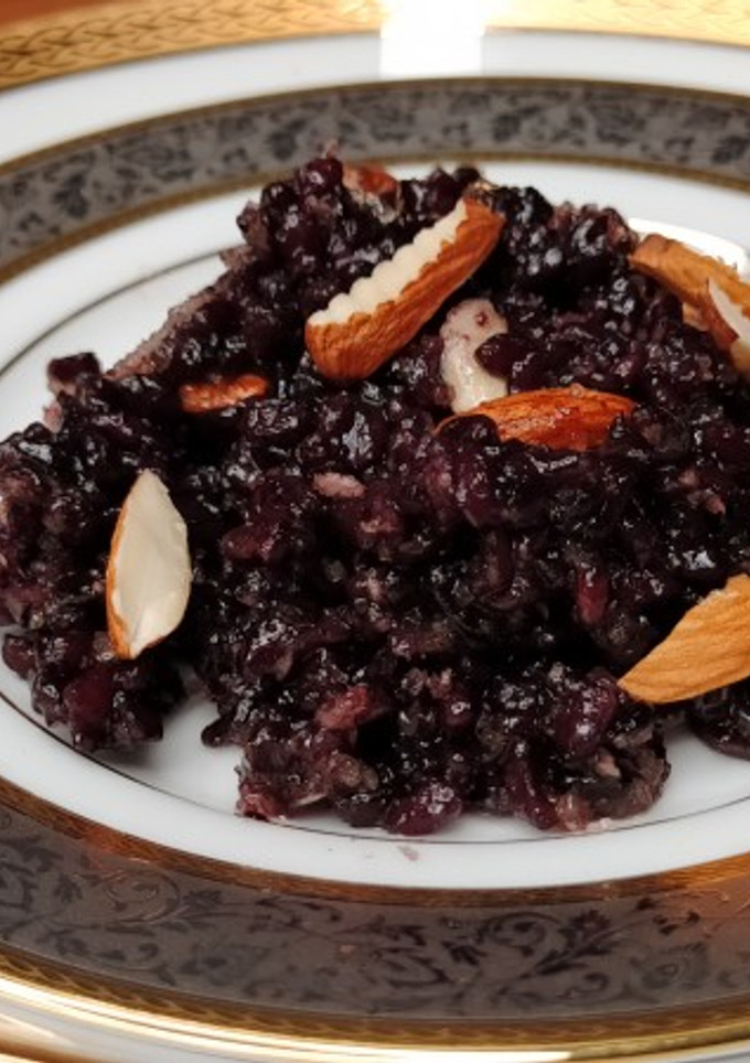 கருப்பு கவுணி அரிசி ட்ரீட்(karuppu kavuni arisi treat recipe in tamil) செய்முறை முக்கிய புகைப்படம்