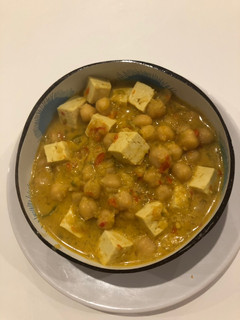 Una foto de Curri de Garbanzos y Tofu
