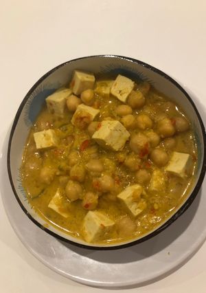 Foto principal de Curri de Garbanzos y Tofu