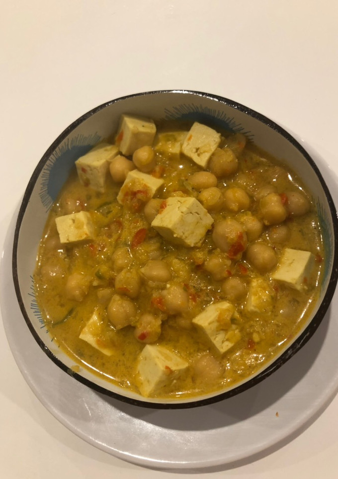 Una foto de Curri de Garbanzos y Tofu