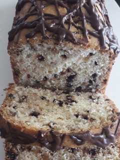 Una foto de Budín de vainilla con chips de chocolate (sin manteca) 💕