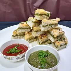 A picture of Sandwich dhokla.