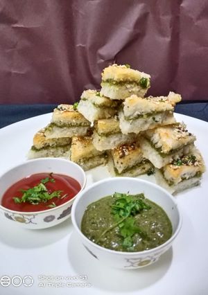 A picture of Sandwich dhokla.