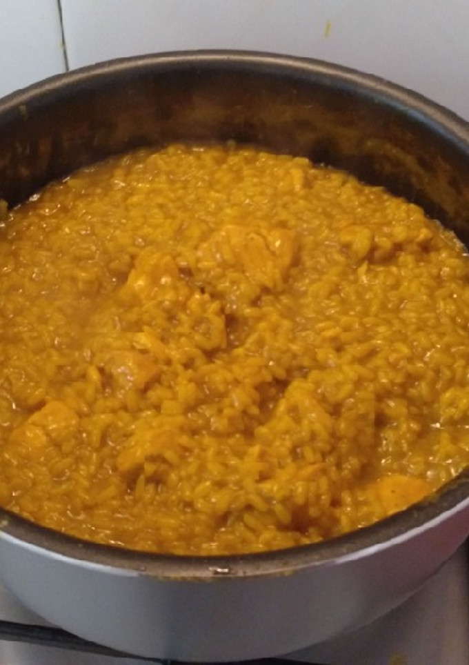 Una foto de Arroz con pollo fácil de hacer