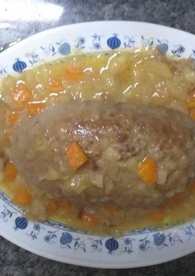 Una foto de Redondo de carne picada con verduras