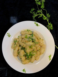 पोटैटो ग्नोची (Potato Gnocchi recipe in Hindi) रेसिपी मुख्य फोटो
