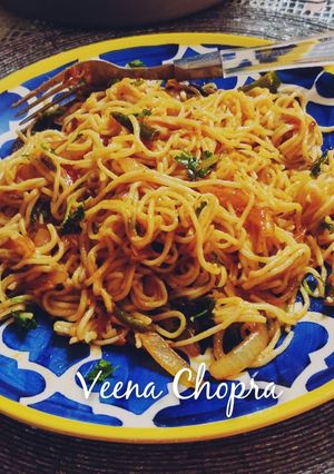नूडल्स (noodles recipe in Hindi) रेसिपी मुख्य फोटो
