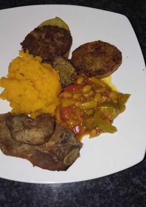 A picture of Fried potatoes.