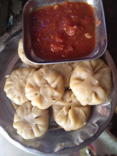 मोमोज (momos recipe in Hindi) रेसिपी मुख्य फोटो