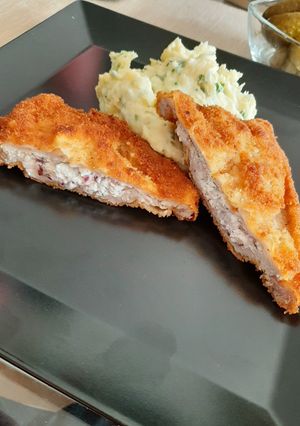 Lilahagymás-kapros-túrós karaj recept fotója