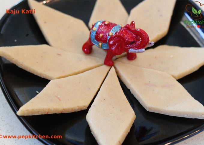 Kaju Katli (Cashewnut Slices)