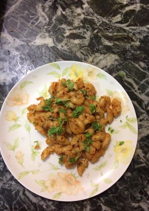 A picture of Cheesy creamy macaroni pasta.