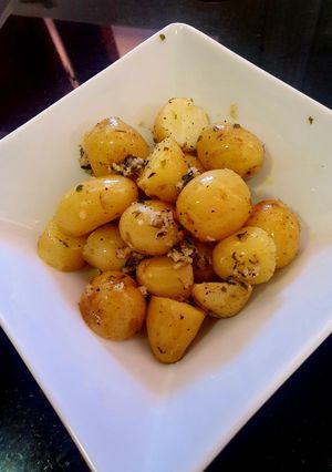 Una foto de Patatitas con ajo y orégano