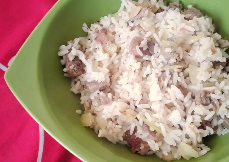 Cara Bikin Nasi Goreng Bawang Daging yang Harus Anda Coba