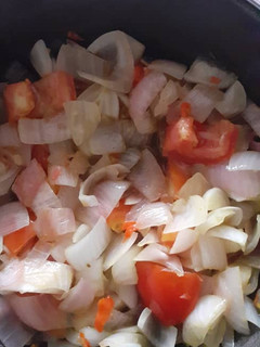 A picture of Onion sauce.
