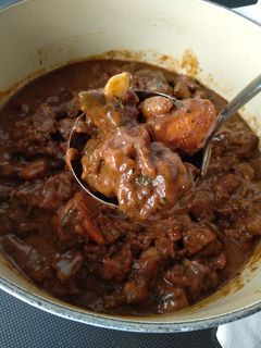 Una foto de Ternera bourguignon {receta tradicional francesa}