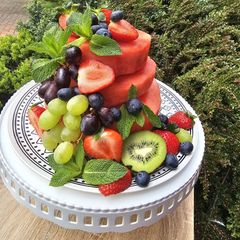 A picture of Water melon Cake (fresh fruit cake).