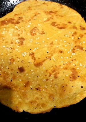 Besan Ki Roti With Sesame Seeds Recipe by Kulsoom Bukhari - Cookpad