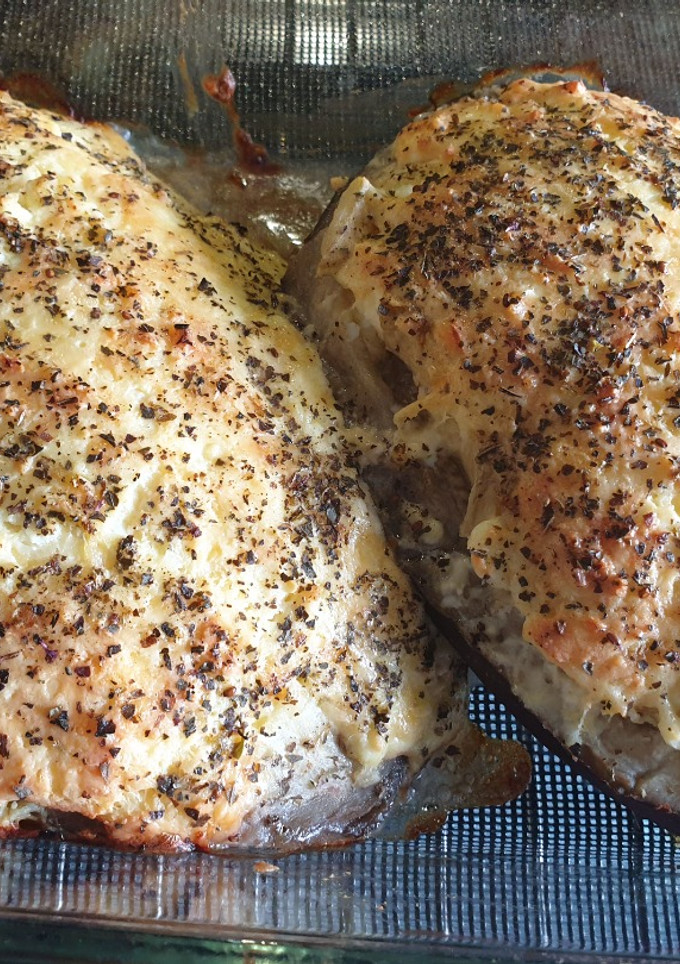 Una foto de Berenjenas con feta y gouda