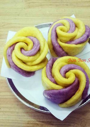 Hình của món Bánh Bao Hoa Hồng 2 màu.