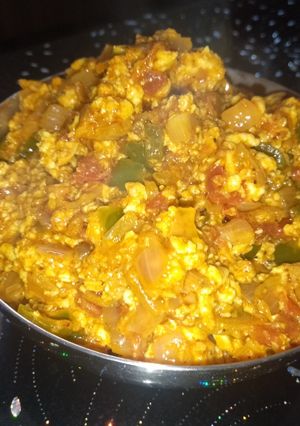 પનીર ભુરજી (Paneer Bhurji Recipe In Gujarati) રેસીપી મુખ્ય ફોટો