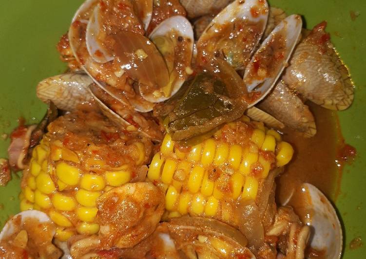 12. Seafood saos padang
