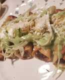 Flautas de carne de res deshebrada