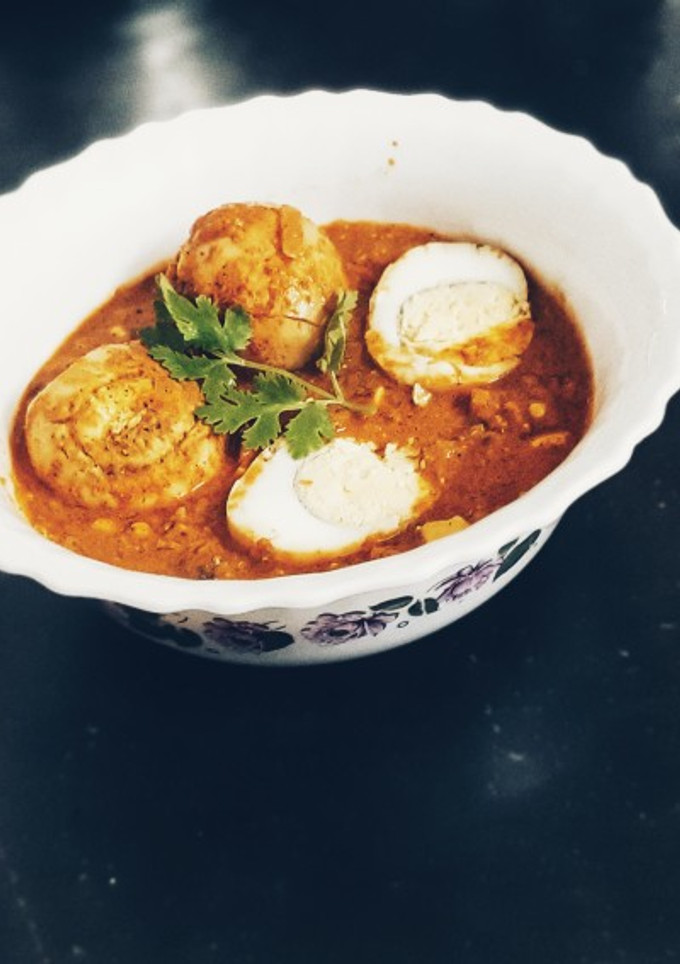 தாபா ஸ்டைல் முட்டை கிரேவி(egg gravy recipe in tamil) செய்முறை முக்கிய புகைப்படம்
