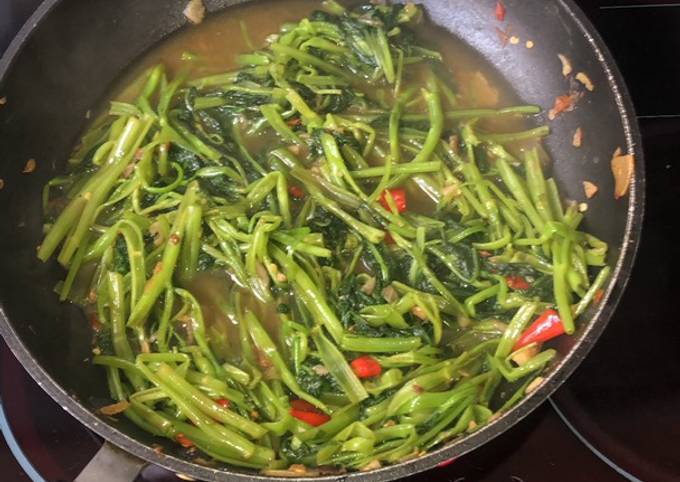 6. Tumis Kangkung Terasi