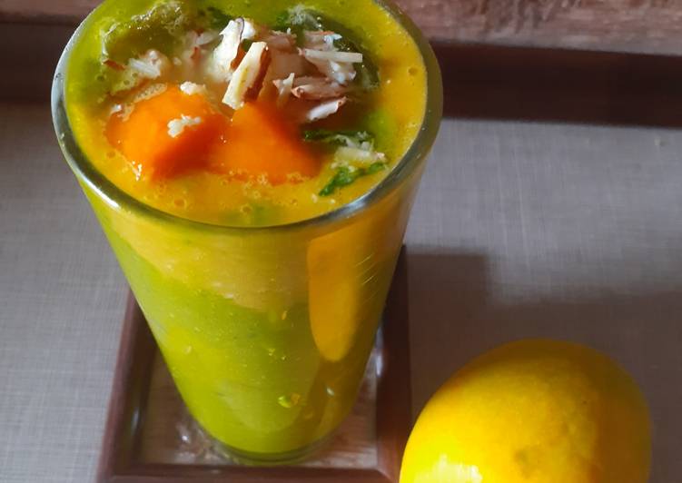 Recipe of Ultimate Mango-Spinach Smoothie