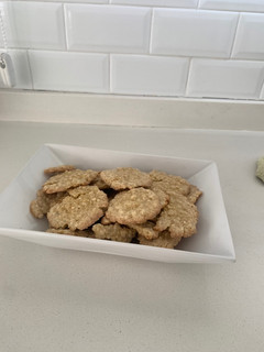 Una foto de Galletitas de avena🍪 SIN banana, SIN manteca. Bien crujientes y sabrosas 😋