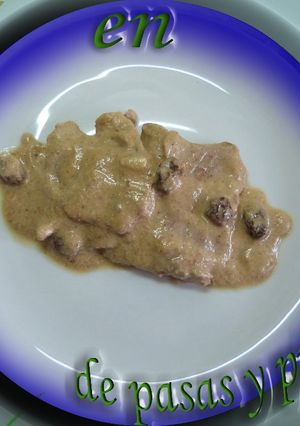 Foto principal de Secreto de cerdo con salsa de pasas y piñones
