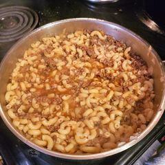 A picture of (American) Goulash.