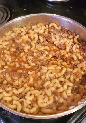 A picture of (American) Goulash.