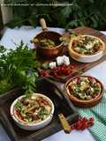 Letnie mini quiche z bobem, kurkami i porzeczką