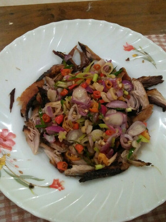 Cara Buat Tongkol suwir sambal matah Menu Enak