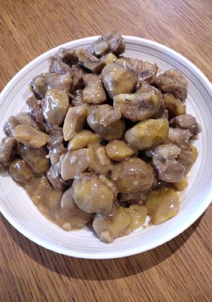 A picture of Pork Ribs with Chestnut.