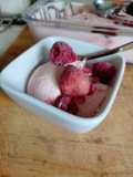 My keto sugar free strawberry jelly/jello fluff/mousse 🍓🍨