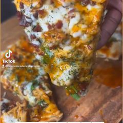 A picture of Honey Chipotle Chicken Flatbread.