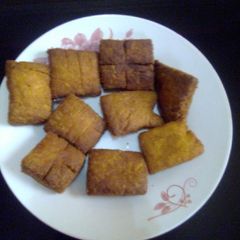 A picture of Soft crushy half cakes.