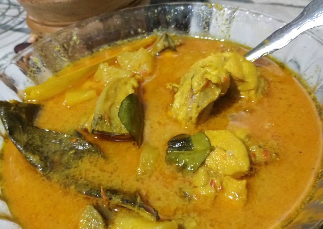 Kari ayam bumbu kuning