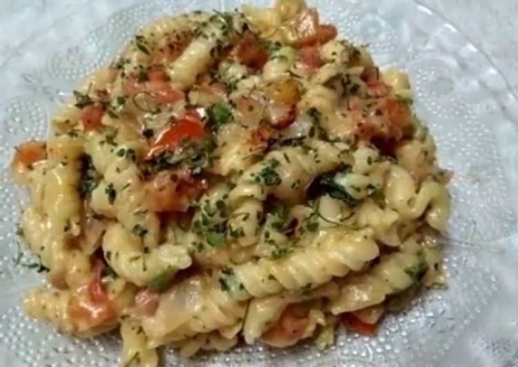 Simple Way to Make Quick Pasta in white sauce